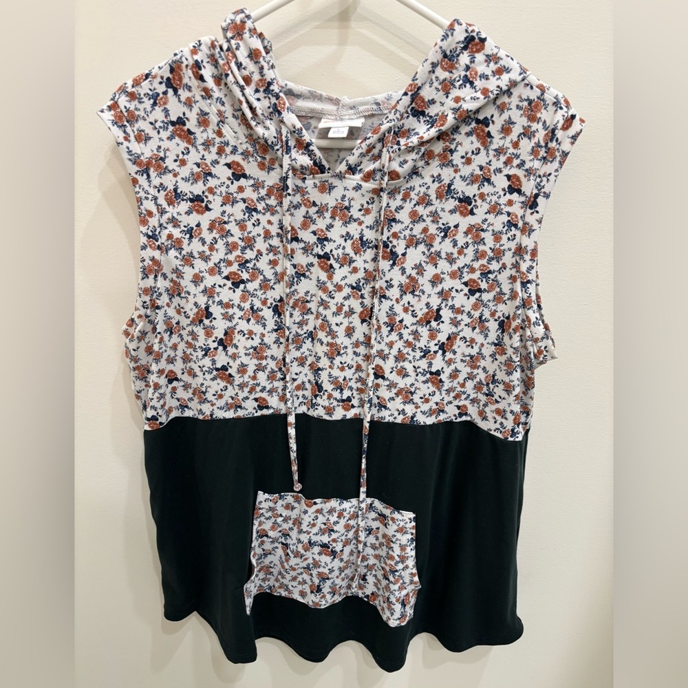 LulaRoe Brittany hooded tank women’s large